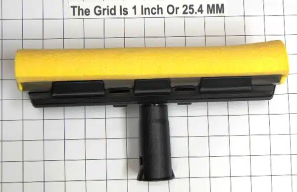 Squeegee head with sponge
